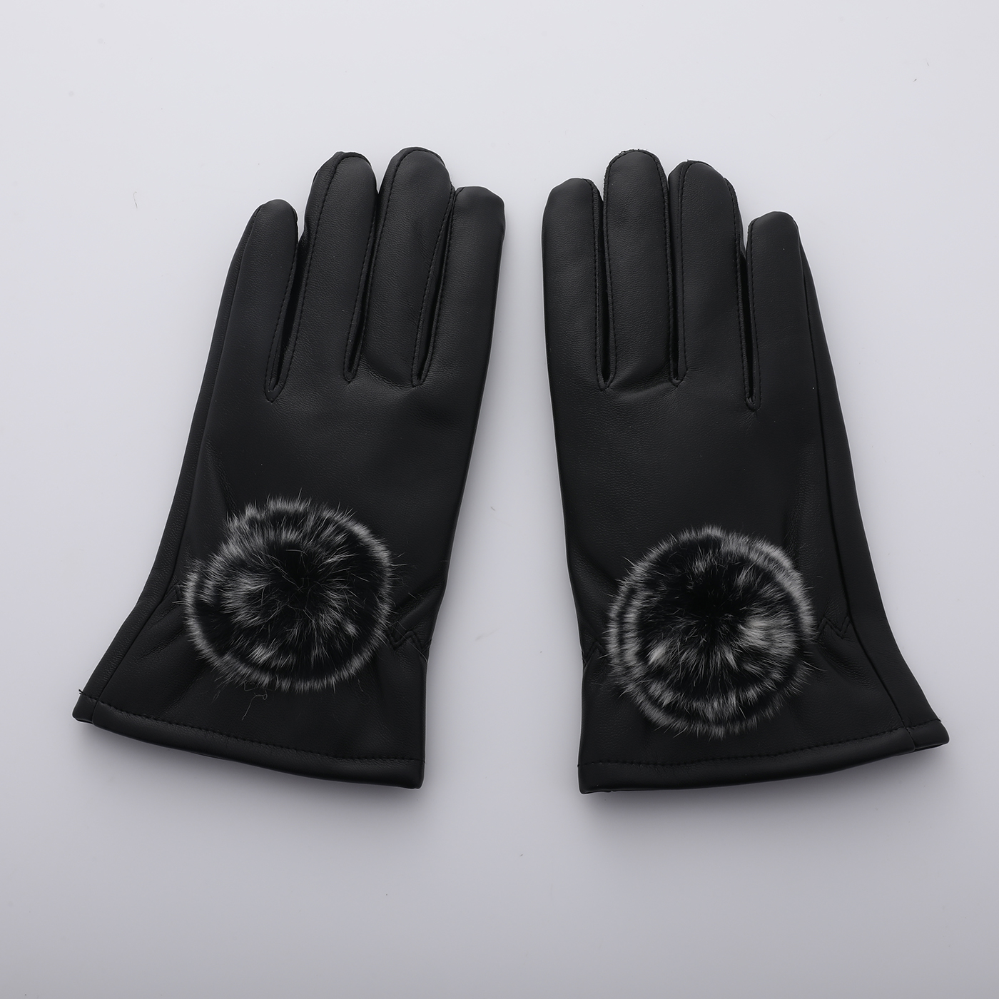 Touch Screen Warm Gloves With Pompom3
