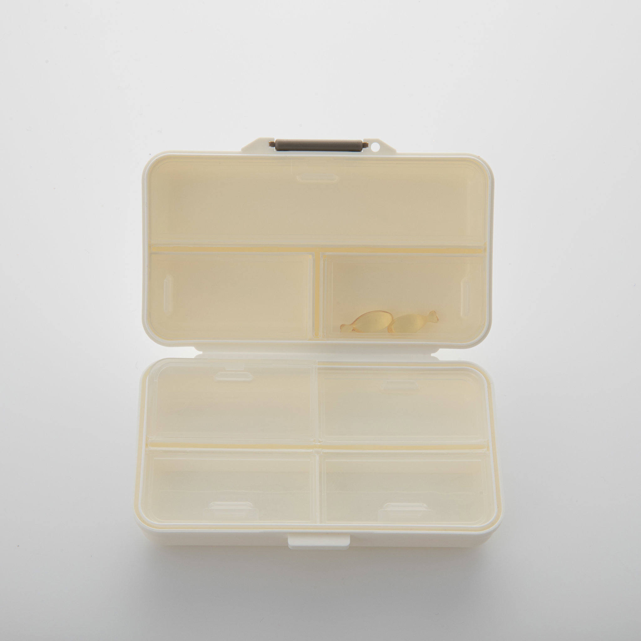 7 Compartments Pill Case2
