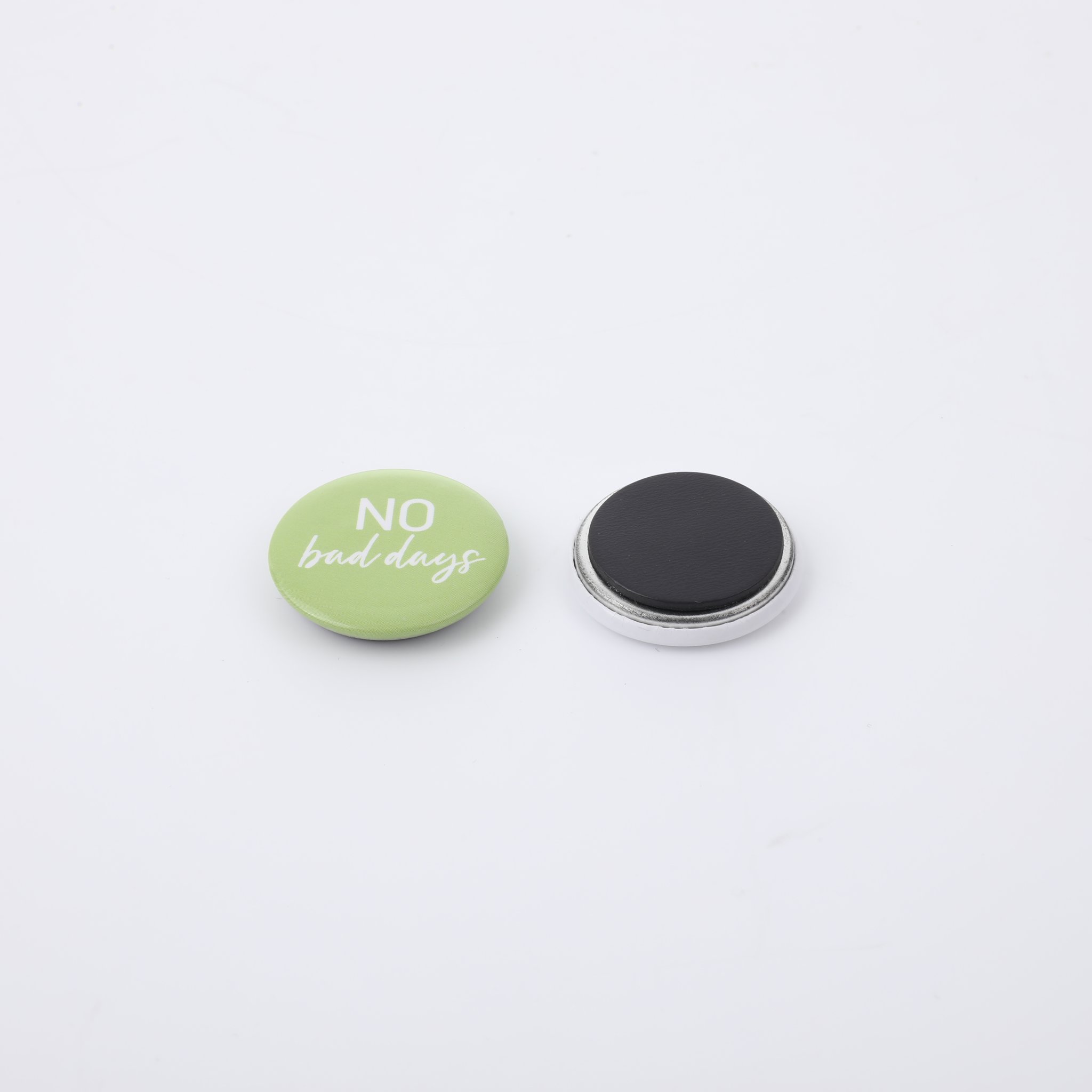 Round Tinplate Magnetic Badge2