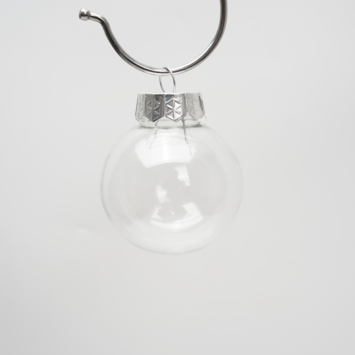 6cm Clear Plastic Ball Ornament2