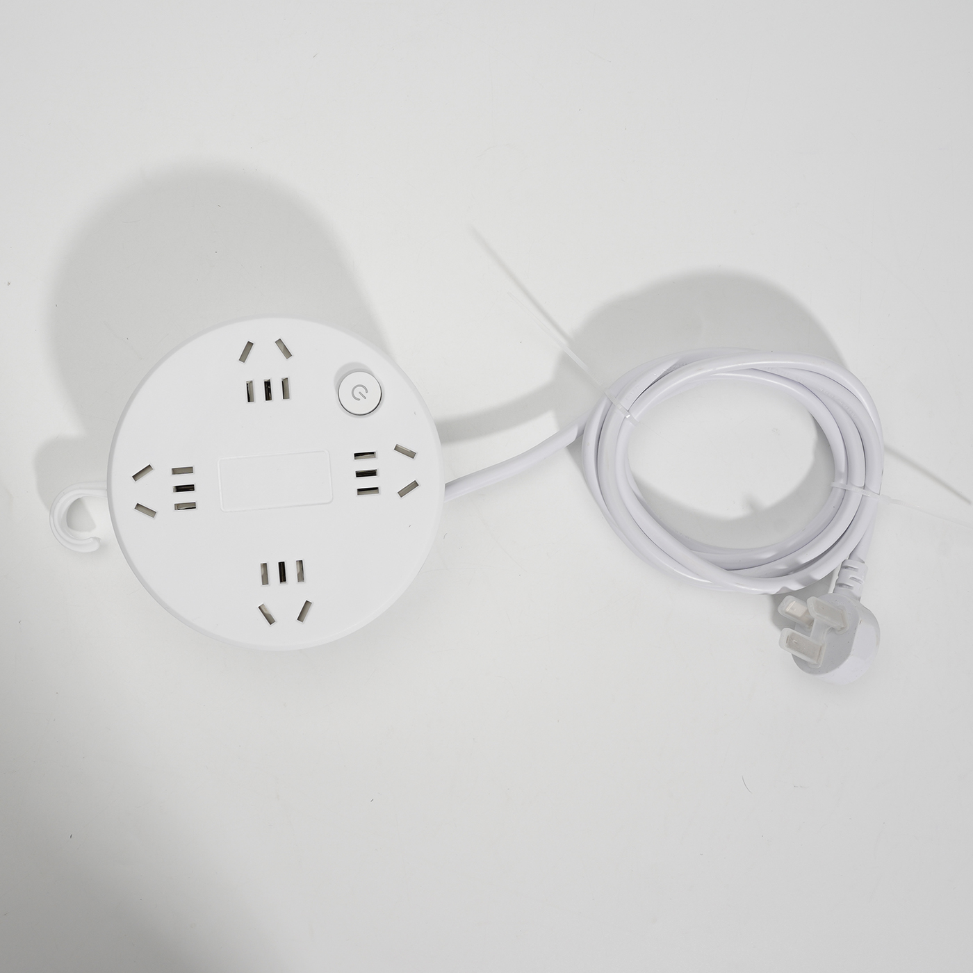 Round Retractable Multi-Hole USB Plug Board3