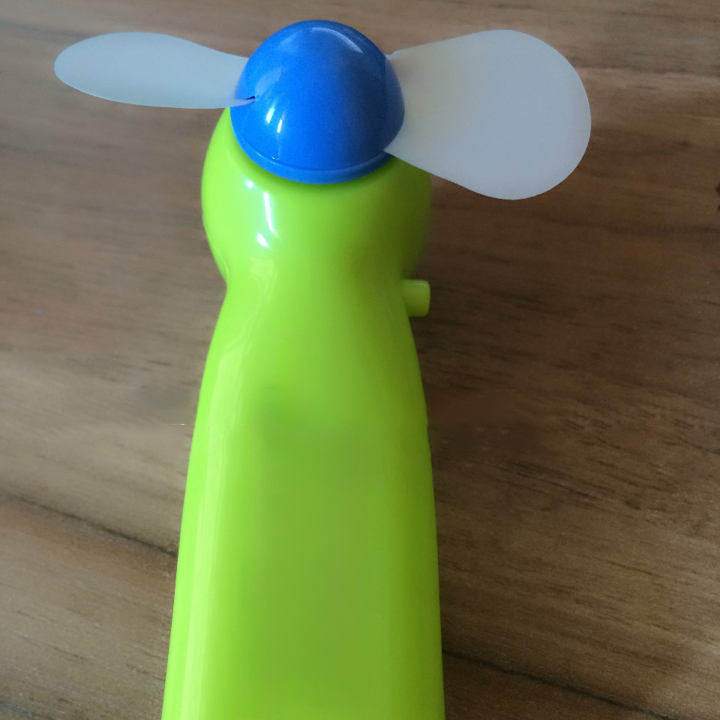 Battery Operated Mini Electric Fan2