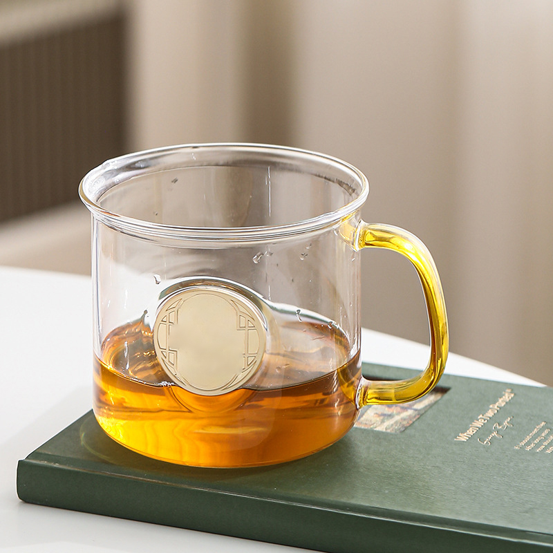 18 oz. Custom Engraved Medallion Glass Mug1