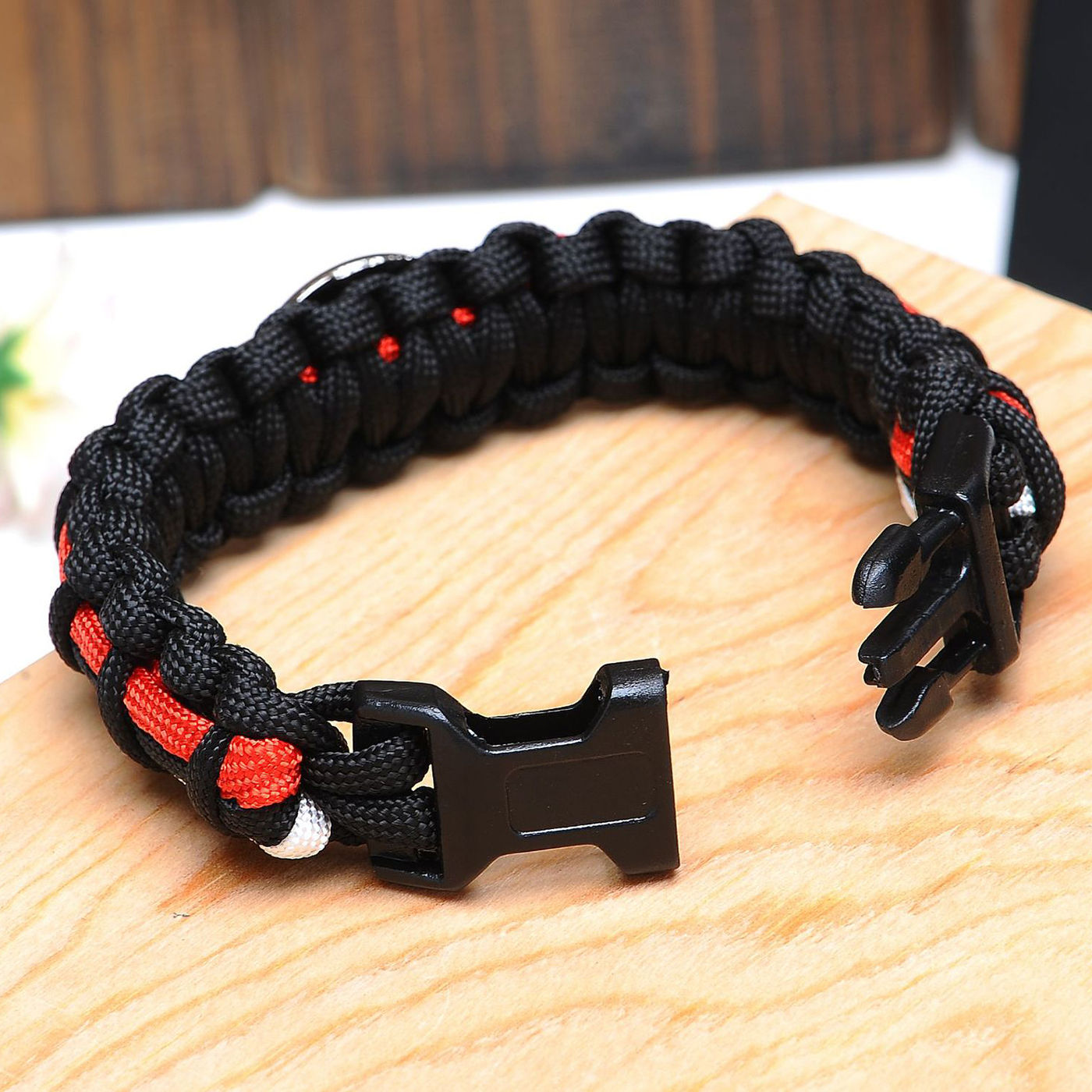 Custom Woven Paracord Bracelet2