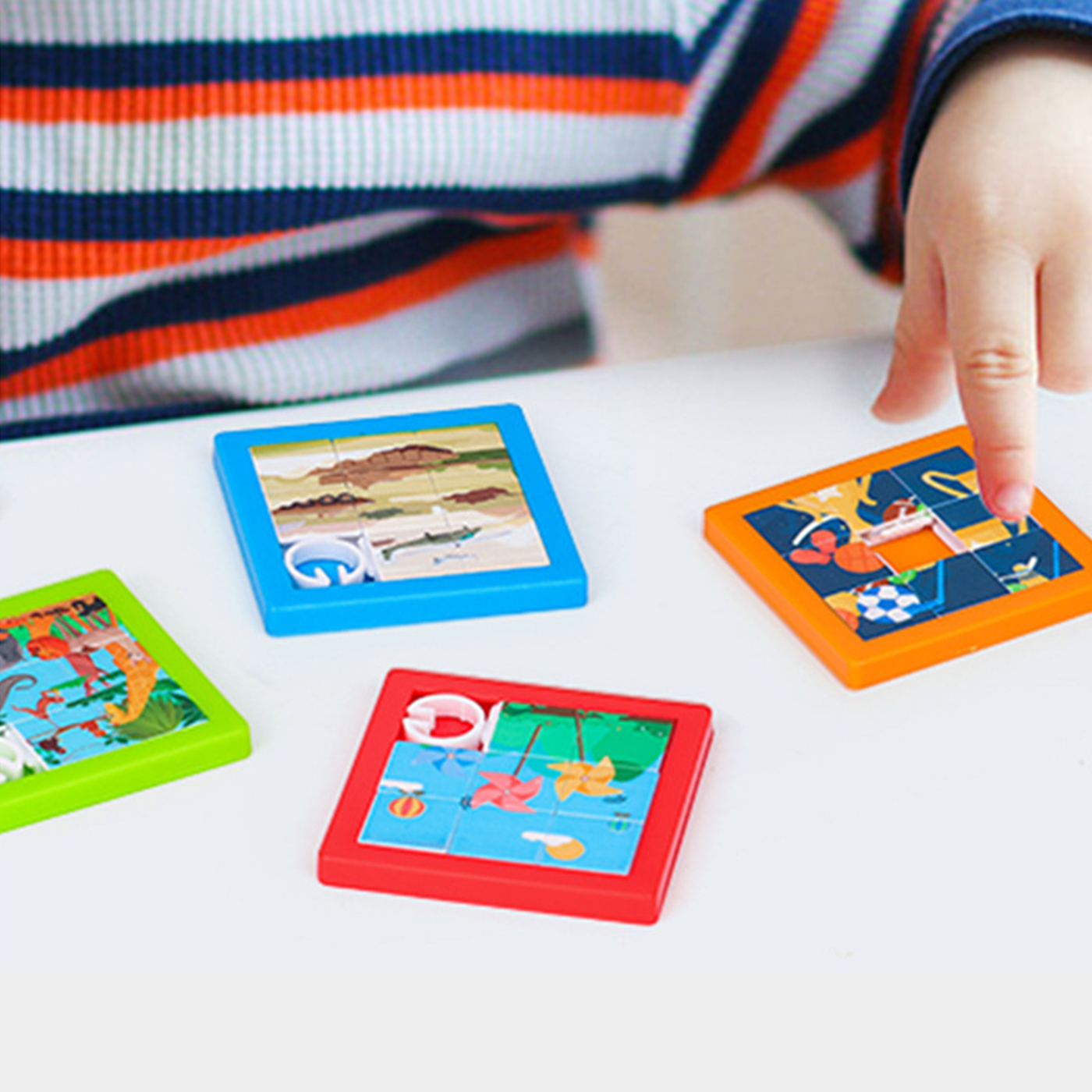Custom Plastic Slide-Puzzle Key Chain2