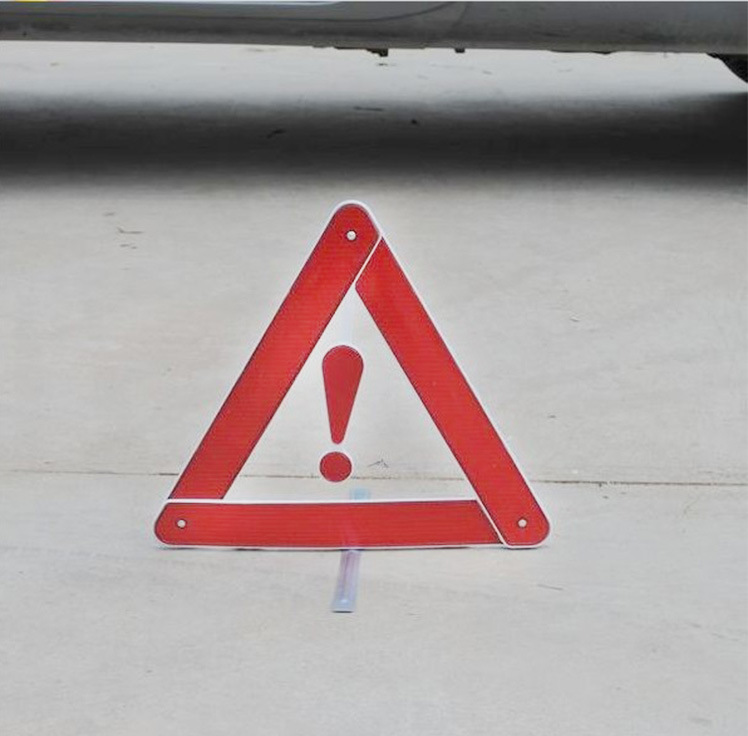 Auto Folding Safety Tripod1
