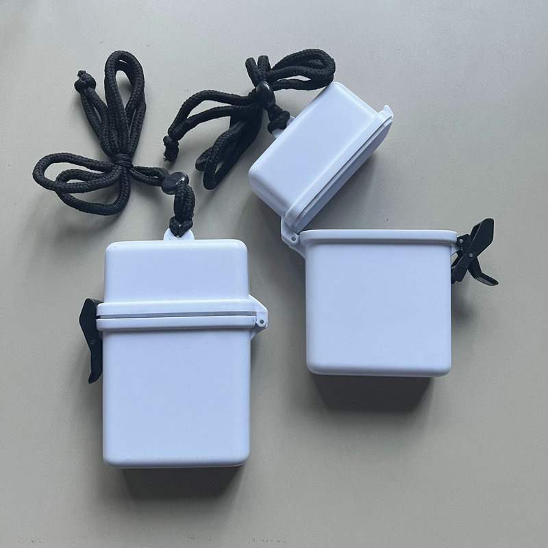 Waterproof Beach Storage Box With Lanyard2