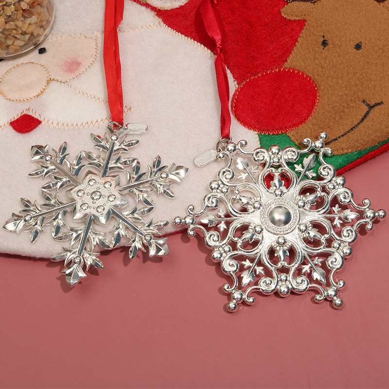 Christmas Metal Snowflake Charms2