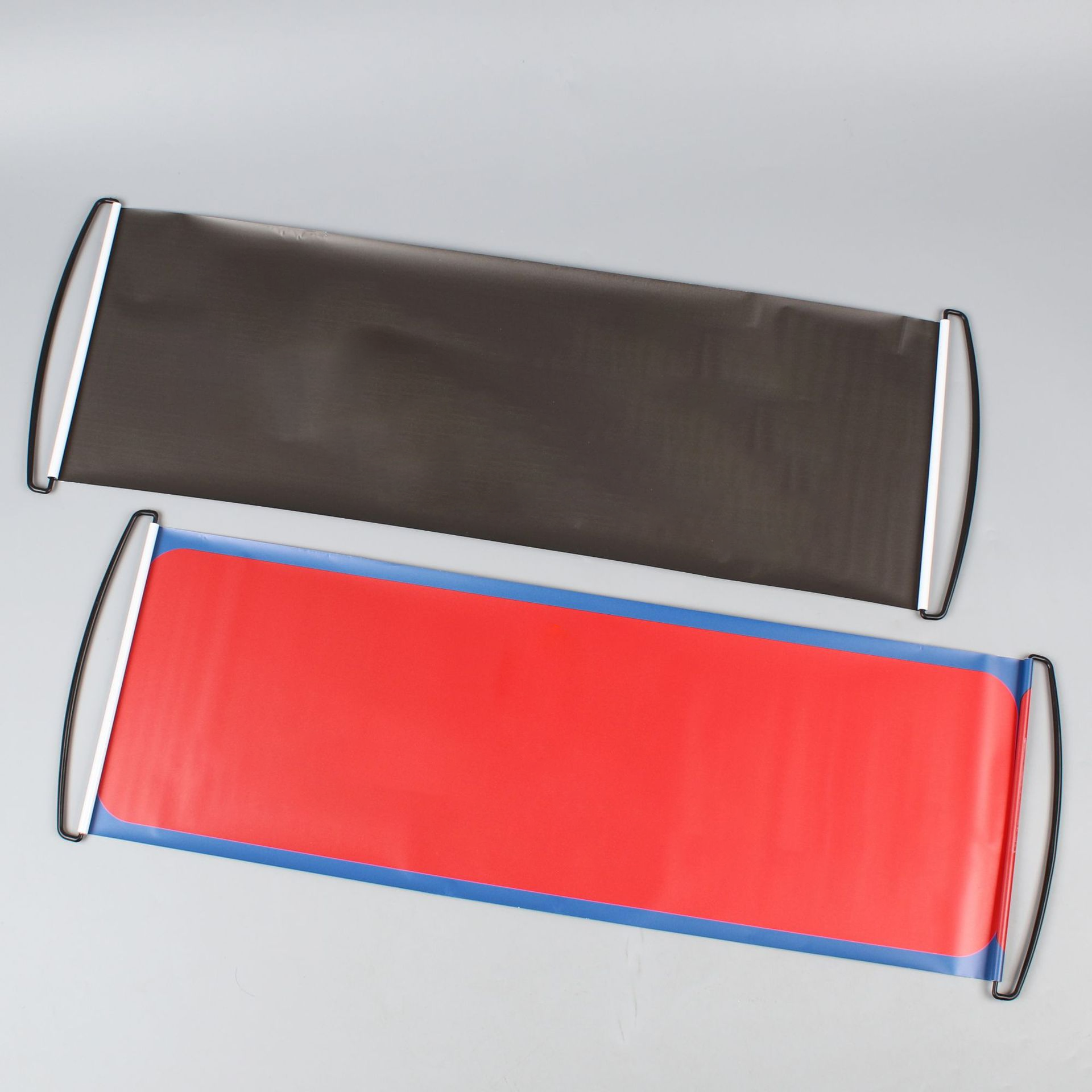 Retractable Hand Roll Banner1